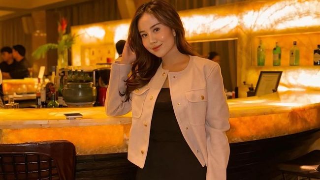 Adik Mendiang Vanessa Angel Ditolak Ibu Fuji Ketemu Gala, Ini 7 Potret Terbaru Mayang