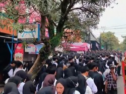Ribuan Orang Serbu Loker di Toko Cianjur, Padahal Kuota Hanya 50