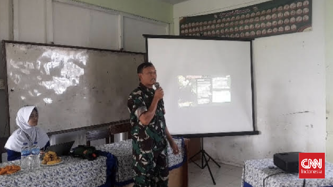MPLS di sejumlah daerah digelar dengan melibatkan TNI-Polri untuk membentuk kedisiplinan dan nasionalisme para siswa baru