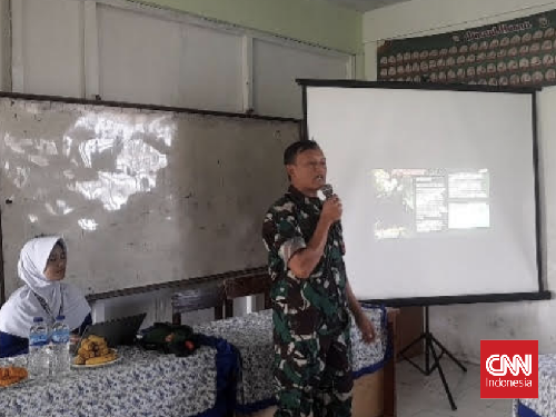 Pakar Sentil Dedi Mulyadi Libatkan TNI-Polri di MPLS Jawa Barat