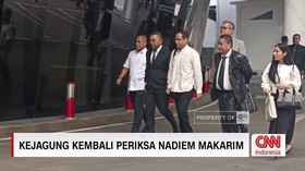 VIDEO: Nadiem Tiba di Kejagung untuk Diperiksa soal Laptop