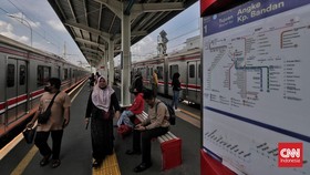 FOTO: Padat Penumpang Stasiun Duri Memantik Usul Revitalisasi