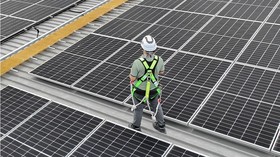 Satu dari Empat Liter Cat Mowilex Kini Diproduksi Energi Surya