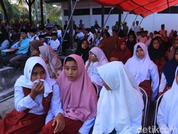 SRMP Lombok Barat Terima 100 Siswa Angkatan Pertama, 1 Orang Mundur