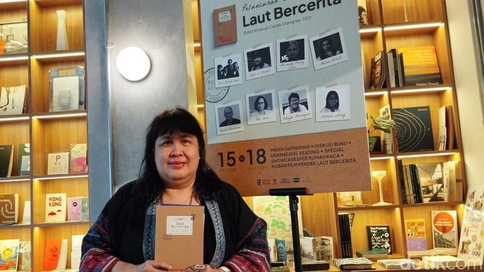 img-title Cetakan ke-100 Laut Bercerita Jadi Sorotan, Yuk Kenalan dengan Penulis Leila S. Chudori