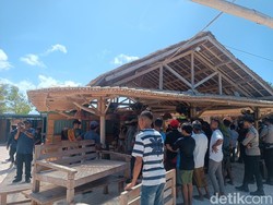 Penggusuran Warung di Tanjung Aan Memanas, Satu Pedagang Diamankan