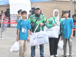 Bagikan Perlengkapan Sekolah ke Ojol-Opang, Pertamina Gandeng Produk Lokal
