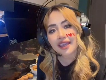 Dicibir Jual Donat Tidak Amanah, Pinkan Mambo Kini Buka Usaha Katering