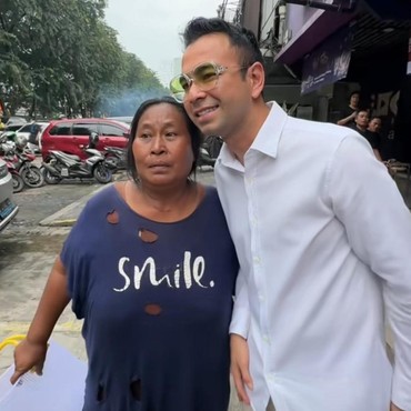 Protes Disebut Dibantu Raffi Ahmad, Ibu Penjual Kacang di Kelapa Gading Klarifikasi