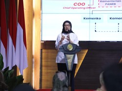 Menteri Rini Hadiri MPLS Sekolah Rakyat, Pastikan Pemenuhan Guru