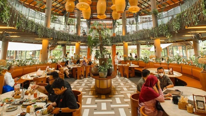 img-title Top 5 List: Rumah Makan Keluarga di Jakarta yang Cocok untuk Kumpul Bersama di Akhir Pekan