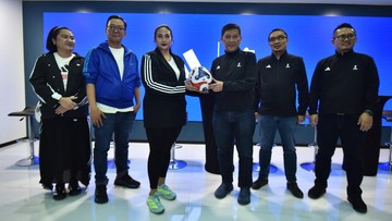 Berita Panas dari Dunia Sport CNN : Adidas Jadi Bola Resmi Super League dan Championship Indonesia