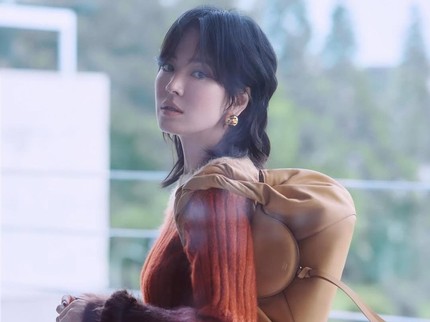 5 Potret Song Hye Kyo dengan Gaya Rambut Wolf Cut, Tampil Berbeda