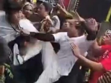 img-title Viral Ricuh Festival Sound Horeg, Warga Dipukuli gegara Protes Kebisingan