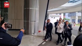 VIDEO: Jalani Pemeriksaan Kedua di Kejagung, Nadiem Didampingi Hotman