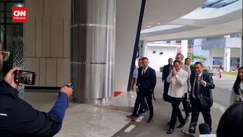 VIDEO: Jalani Pemeriksaan Kedua di Kejagung, Nadiem Didampingi Hotman