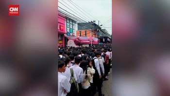 VIDEO: Ribuan Pelamar Serbu Toko Bayi di Cianjur, Perebutkan 50 Posisi