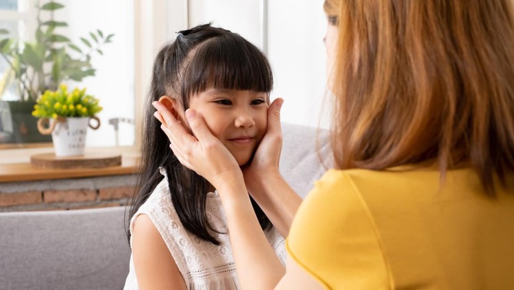 5 Pertanyaan Seputar Sekolah yang Bisa Ditanya ke Anak selain 