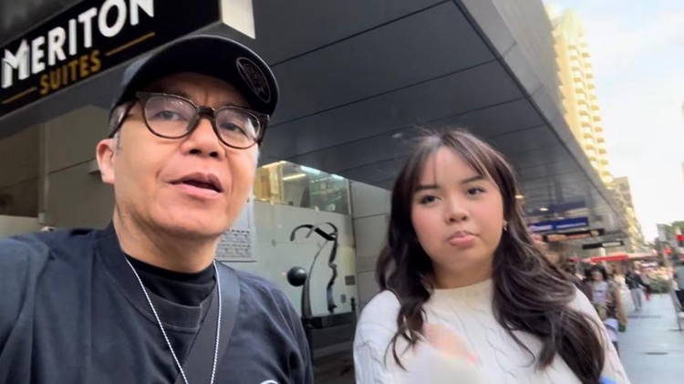 Ari Lasso Antarkan Sang Putri Sekolah di Australia