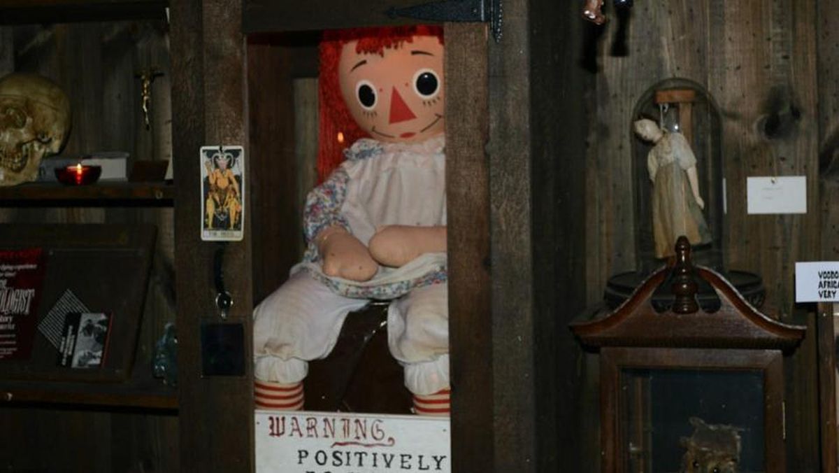 Penyelidik Paranormal Meninggal Mendadak saat Tur Annabelle