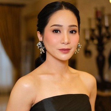 Bikin Netizen Heboh, Bunga Zainal Blak-blakan Sentil Jule soal Isu Perselingkuhan