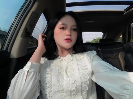 5 Potret Tia Septiana Anak Mandra, Paras Cantiknya Mencuri Perhatian