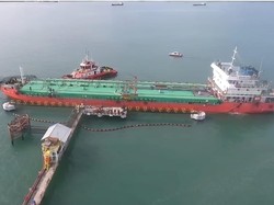 Kapal Tanker Bersandar di Pulau Baai, Pasokan BBM di Bengkulu Stabil