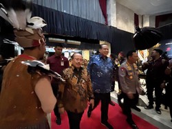 Kapolri Hadiri Malam Puncak Hoegeng Awards 2025