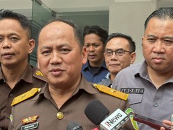 Kejagung Masih Lacak Eks Stafsus Nadiem Tersangka Kasus Laptop