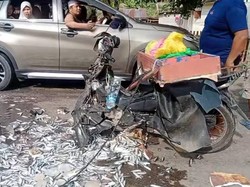 Tabrakan Motor Muat Ikan Vs Pemotor Wanita di Pohuwato, 1 Orang Tewas