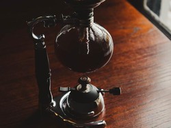 Bikin Kopi pakai Siphon Coffee Maker vs French Press, Apa Bedanya?
