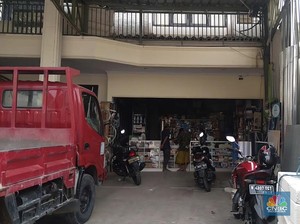 Toko Material Sepi-Stok Semen Cs Numpuk di Gudang, Pedagang Teriak