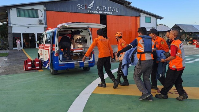 Pendarahan dan Patah Tulang Pendaki asal Swiss mengalami pendarahan dan patah tulang usai terjatuh saat mendaki Gunung Rinjani.