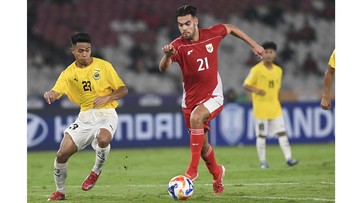 Berita Panas dari Dunia Sport CNN : Vanenburg Jawab Soal Jens Raven Ganti Ole Romeny di Timnas Indonesia
