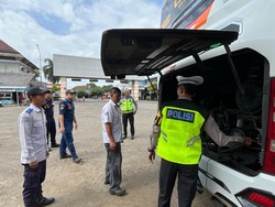 Polres Purbalingga Gelar Ramp Check Angkutan Umum Saat Ops Patuh Candi 2025