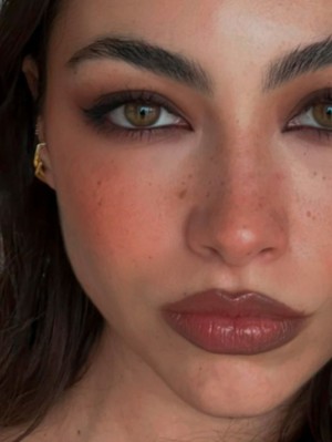 BeauPicks: Lagi Suka "Dark Feminine Look"? Coba 5 Rekomendasi Lippies Ini!