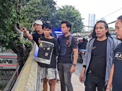 Pelaku Penusukan di Tanah Abang Dibawa ke TKP, Keluarga Korban Histeris