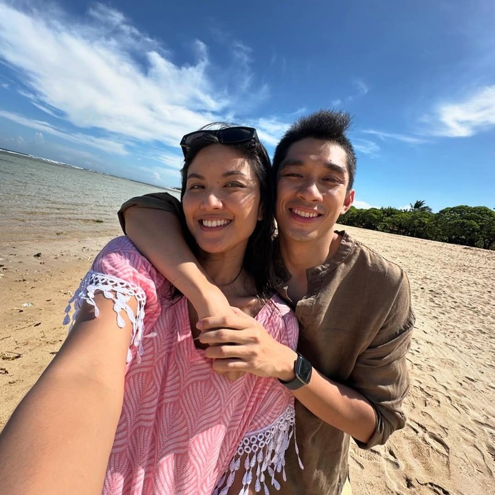 <p>Meski jarang mendapat sorotan layar kaca, Puteri Indonesia 2008 ini kerap membagikan momen spesial bersama sang suami. Salah satunya ketika suami berulang tahun belum lama ini.&nbsp;(Foto: Instagram@zivannaletisha)</p>