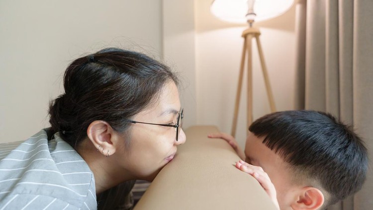 5 Cara Orang Tua Mendampingi Anak yang Takut Mulai Pertemanan