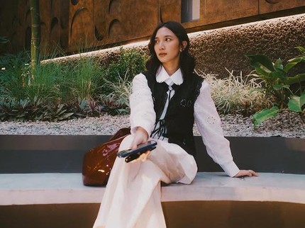 5 Outfit Sheila Dara yang Enggak Pernah Gagal, Kasual hingga Formal