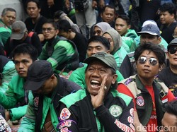 Driver Ojol Demo Besar-besaran di Sekitar Istana Hari Ini, Berikut Tuntutannya