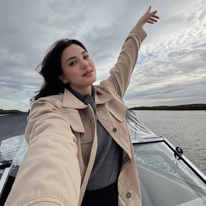 <p>Artis Alice Norin tengah pulang ke kampung halamannya di Norwegia. Selain untuk liburan, Alice pulang kampung untuk bertemu dan menghabiskan waktu dengan ayahnya Alfred Almendingen. Ayah Alice merupakan pria asli Norwegia, Bunda. (Foto: Instagram @alicenorin)</p>