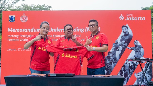 Sebagai bagian kolaborasi, logo Bank Jakarta akan terpampang di sisi depan jersey Persija di sepanjang musim Super League 2025/2026.