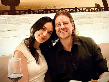 img-title Ini 7 Potret Bogdan Vlase Eks Pacar Sophia Latjuba yang Sahabatan dengan Ariel NOAH