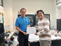 Cerita Driver ShopeeFood Lulus Cumlaude hingga Magang di Taiwan