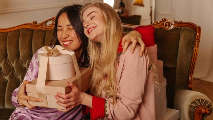 BeauPicks: Rayakan Hari Persahabatan Internasional, 5 Ide Hampers Manis untuk Sahabat Tersayang