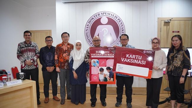 Tantangan populasi lansia meningkat dengan risiko kesehatan yang tinggi, PAPDI & GSK luncurkan buku saku vaksinasi dewasa untuk tingkatkan kesadaran imunisasi.