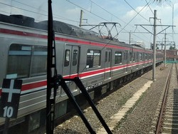 Kaca KRL Tanah Abang-Rangkasbitung Pecah Dilempar Batu, Pelaku Diburu