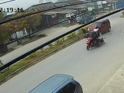 Mobil Tabrak 4 Kendaraan Tewaskan 1 Pemotor, Sopir Diduga Hilang Kesadaran