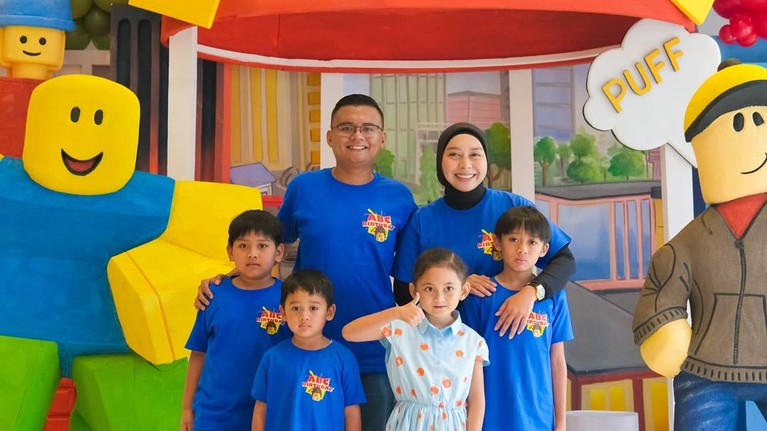 Maula Akbar dan Putri Karlina Maula Akbar dan Putri Karlina